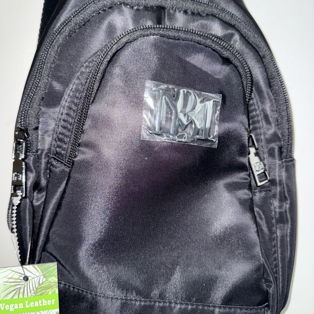 Badgley Mischka Sling/Belt Bag with Sleek Design - Picture 4 of 10